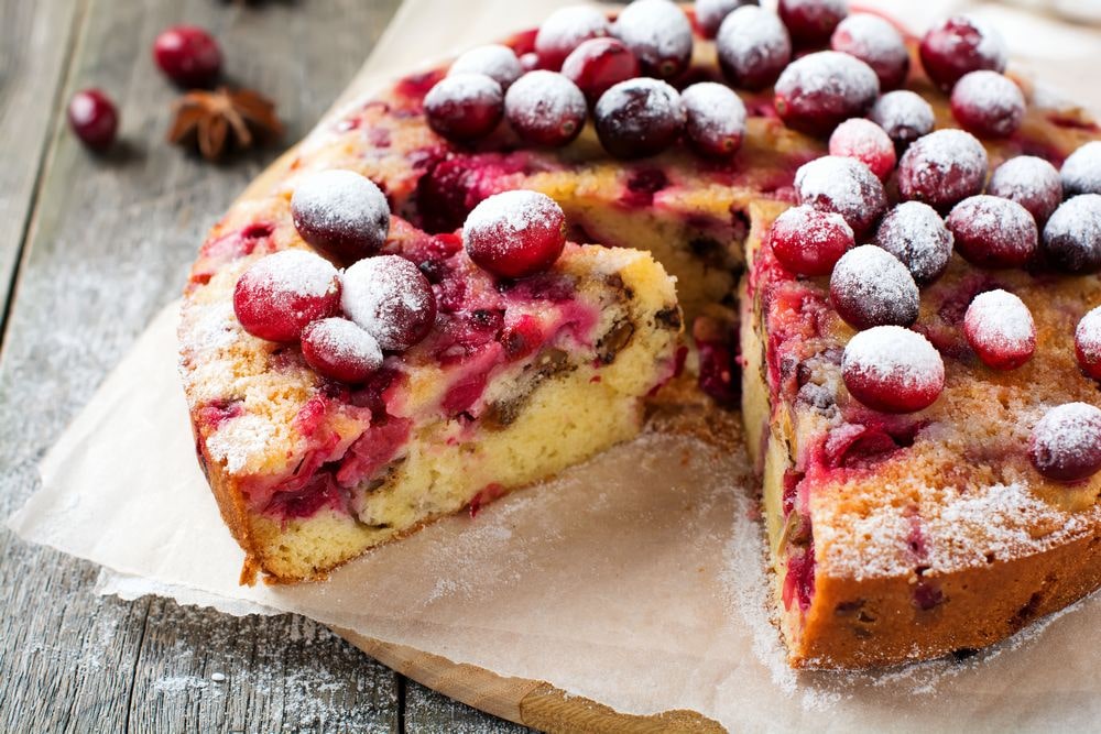 Round cake recipe with cranberries and a simple guide