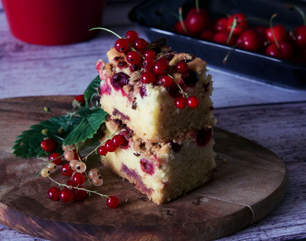 Recipe for a holiday cake made with cranberries and nuts